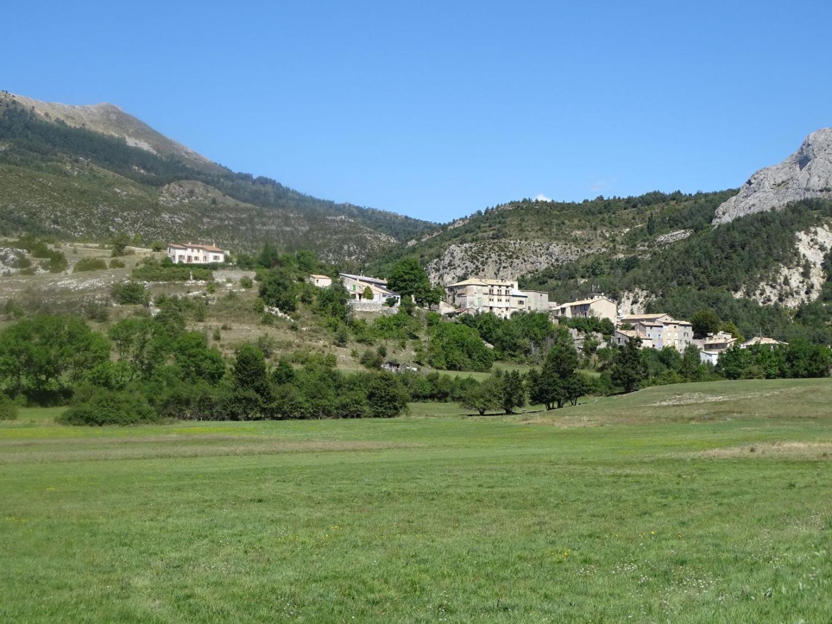 Bed and Breakfast La Fischaumiere Soleilhas Exterior foto
