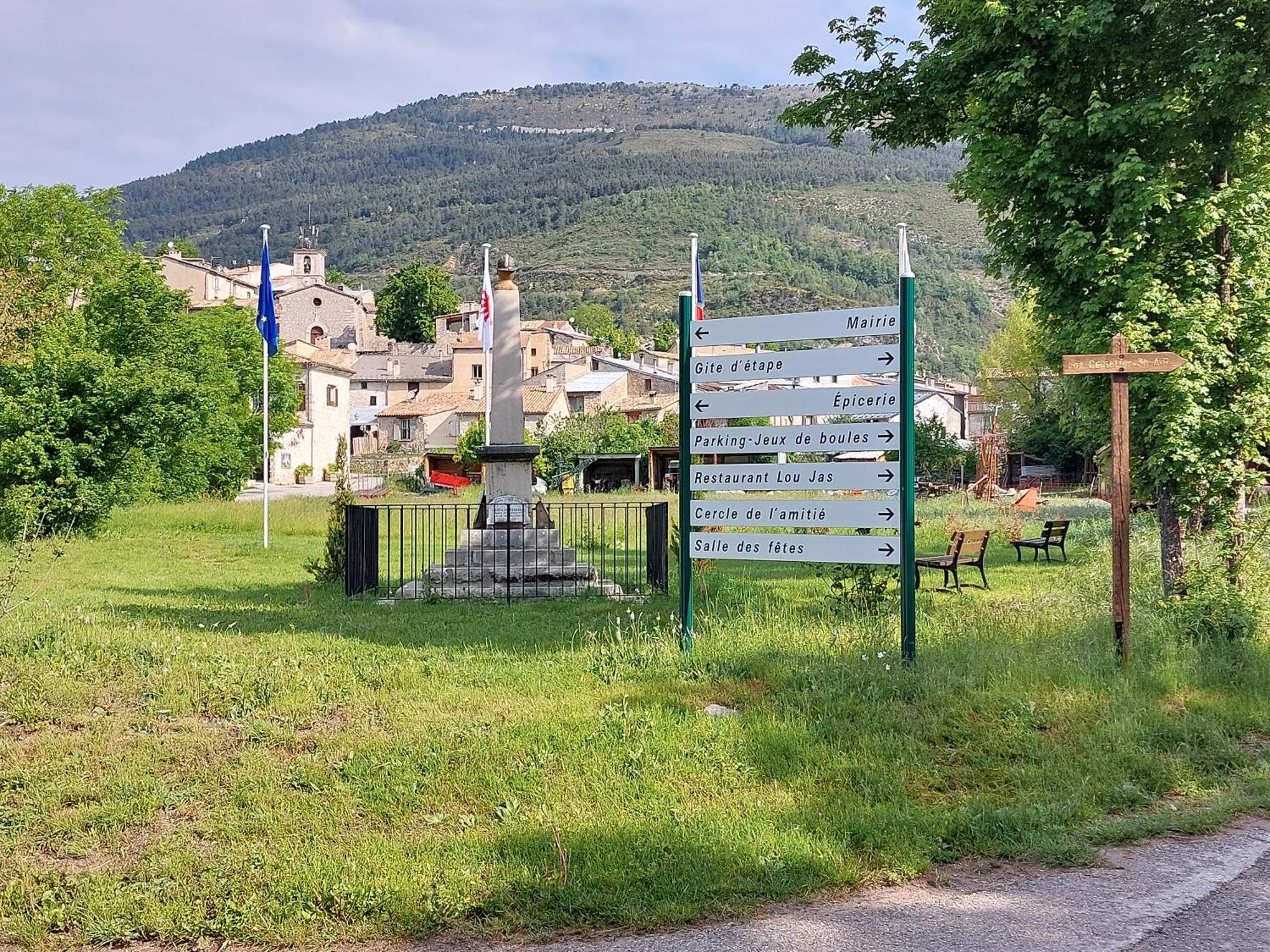 Bed and Breakfast La Fischaumiere Soleilhas Exterior foto