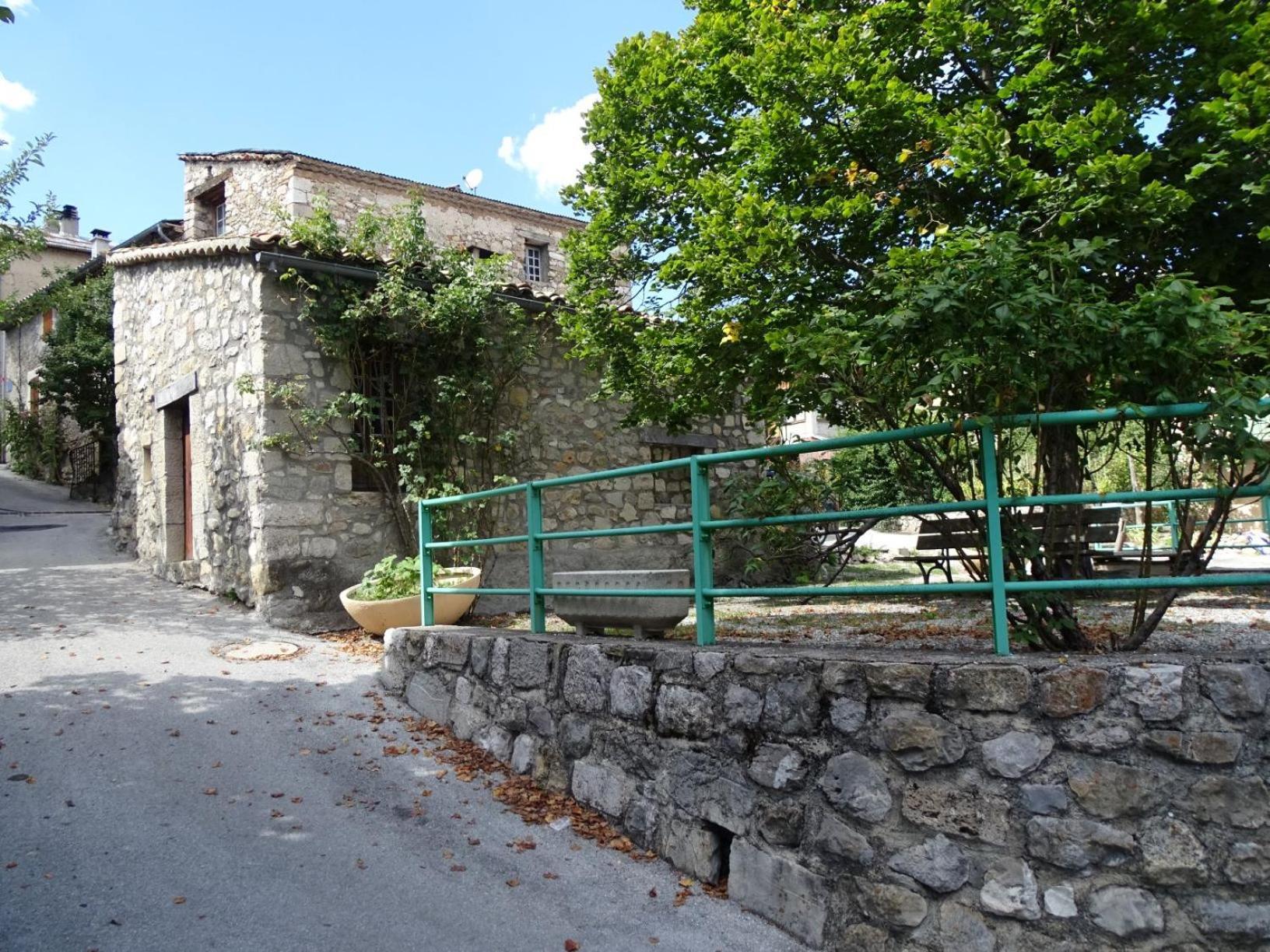 Bed and Breakfast La Fischaumiere Soleilhas Exterior foto